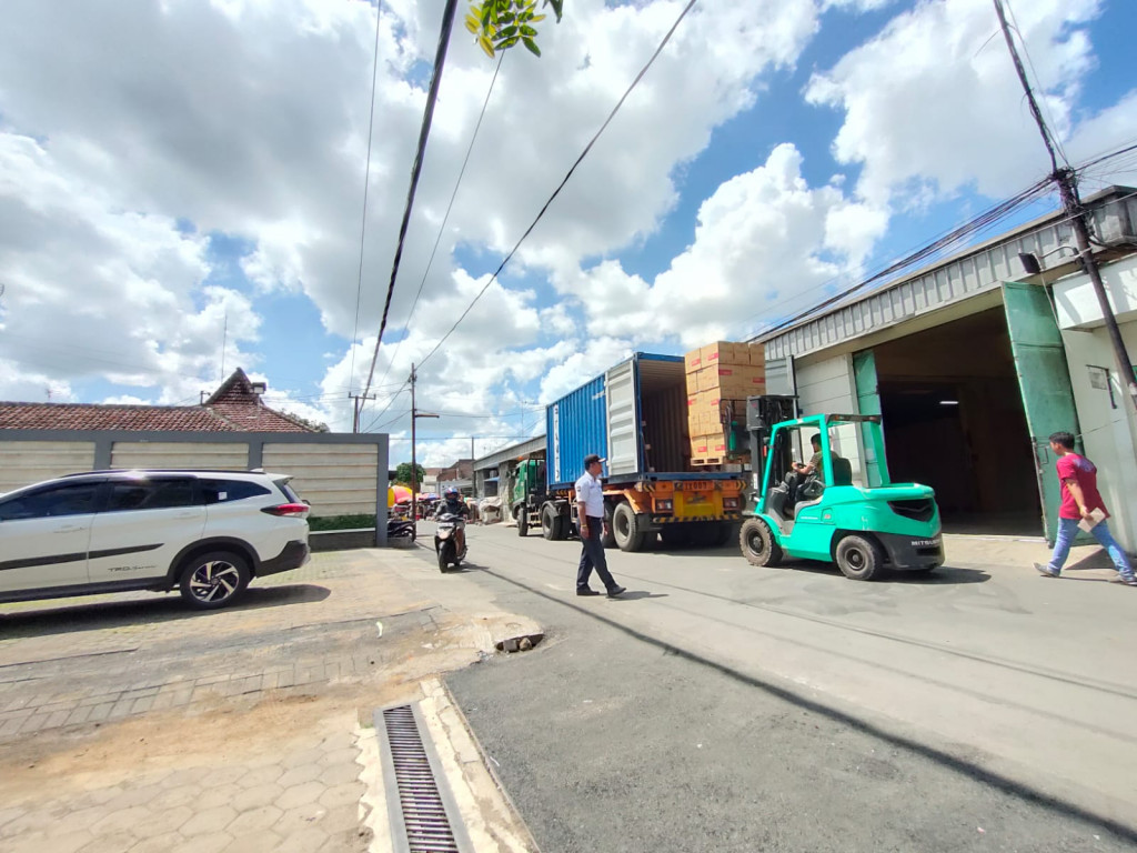 Ekspedisi Container Surabaya Makassar