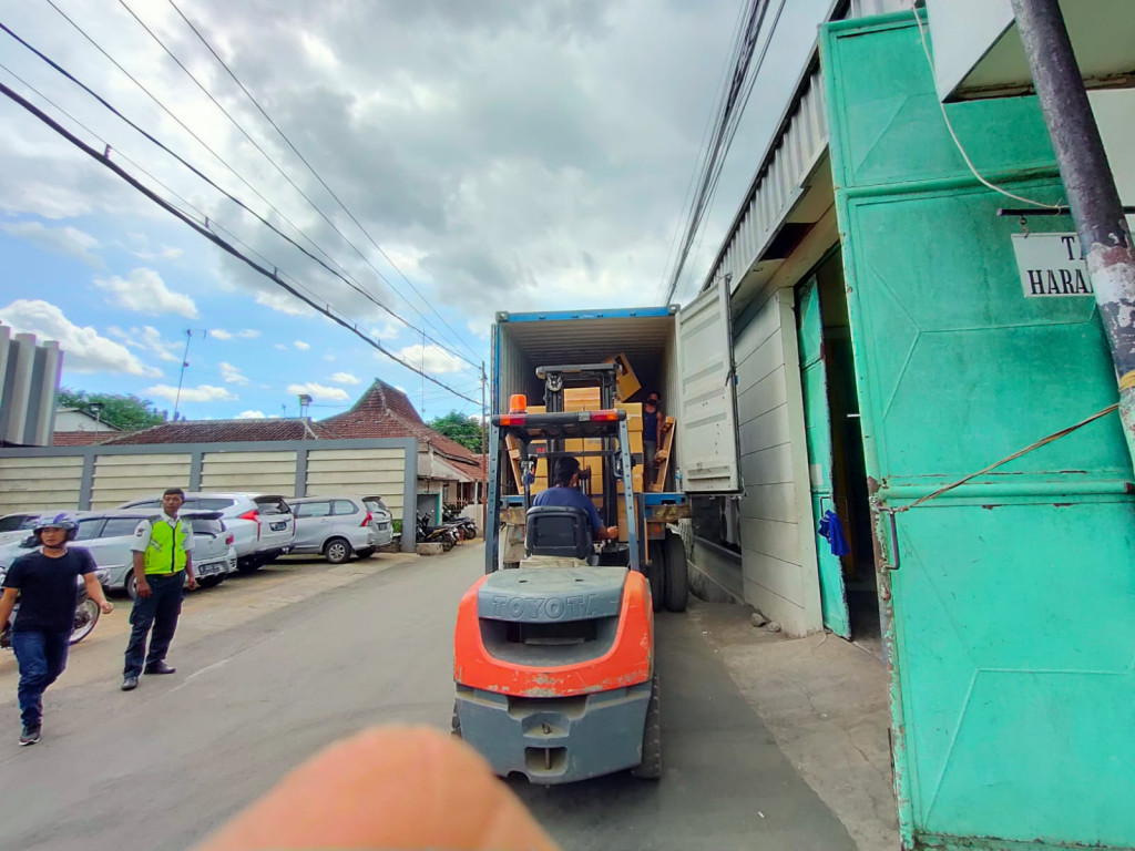 Ekspedisi Container Surabaya Palu
