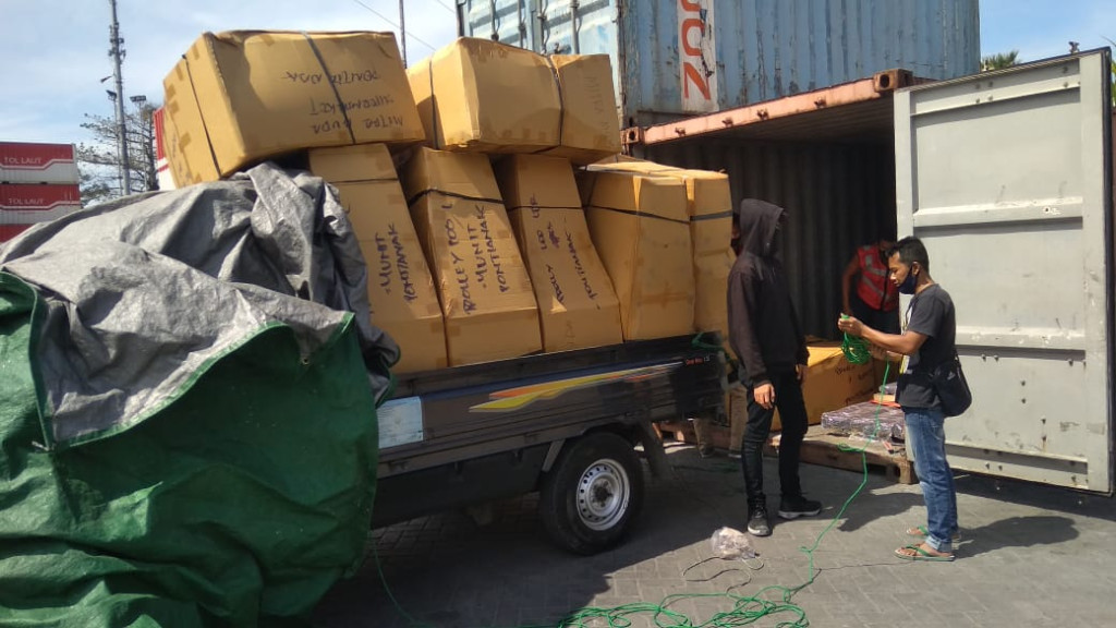 cargo surabaya sinjai