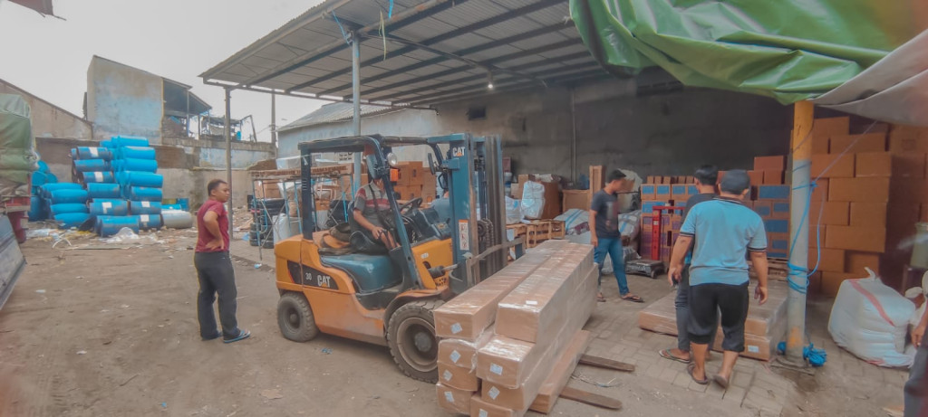 harga ekspedisi surabaya parepare