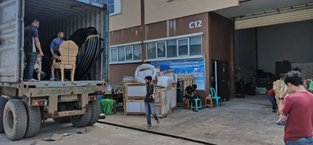 Cargo Jakarta Melak