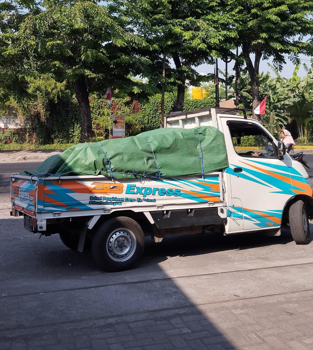Cargo Trenggalek ke Kupang Murah