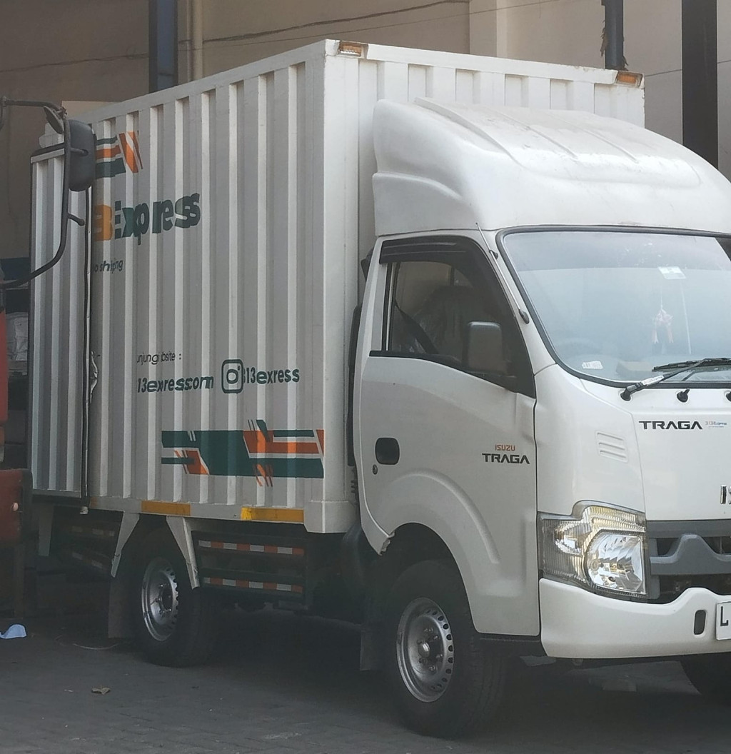 Cargo Pacitan Kupang Murah